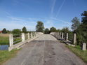 Silniční most přes Tichou Orlici mezi Korunkou a Číčovou.
